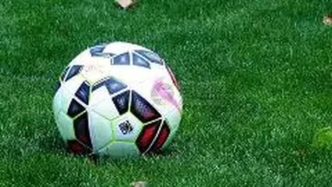 《拜仁内部危机？若格雷茨卡离队，德甲霸主紧急寻找自救良方》