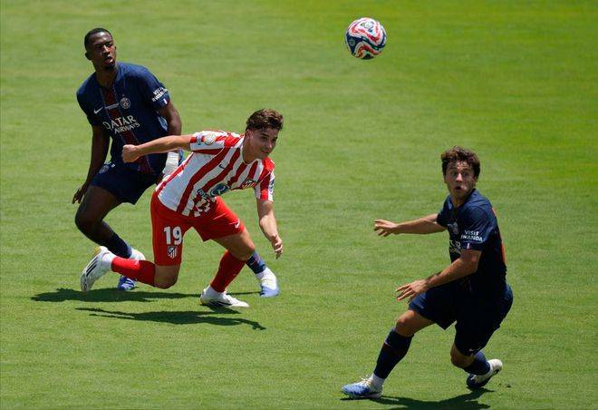 他利用自己 他利用自己